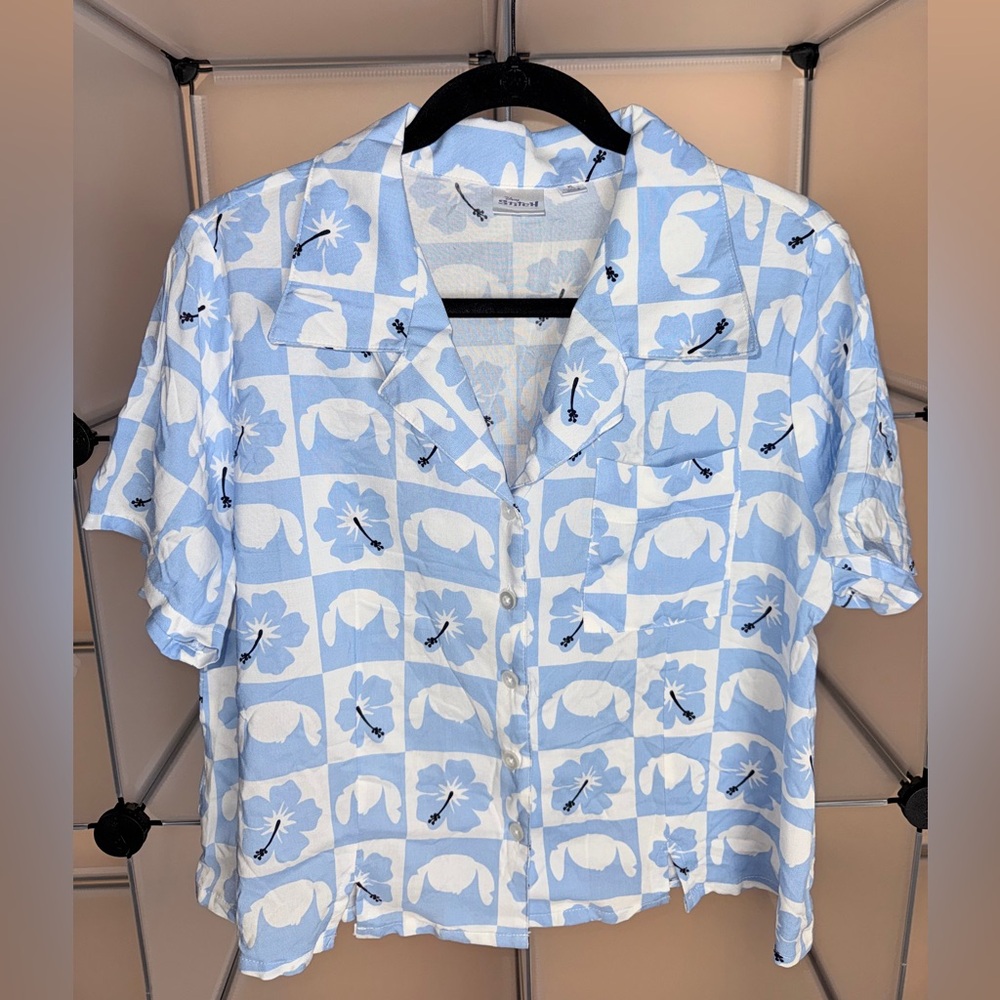 Disney Womens (Junior's) Blue Stitch Button Front Camp Shirt XL NWOT - Picture 2 of 6